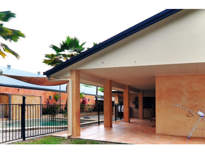 10 Barrier Close, Clifton Beach QLD 4879