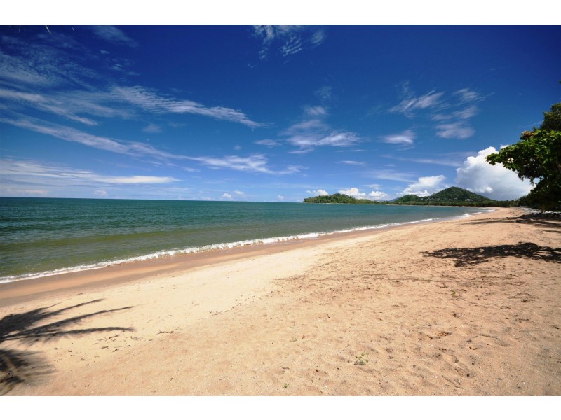 10 Barrier Close, Clifton Beach QLD 4879