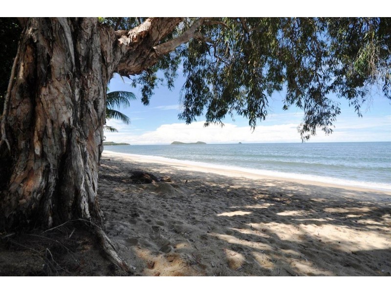 10 Barrier Close, Clifton Beach QLD 4879