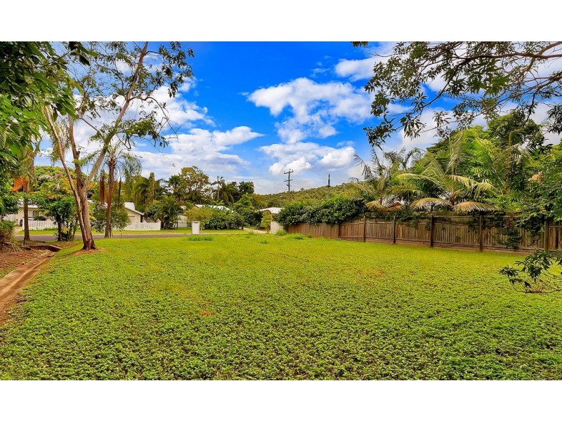 17A Satellite St, Clifton Beach QLD 4879