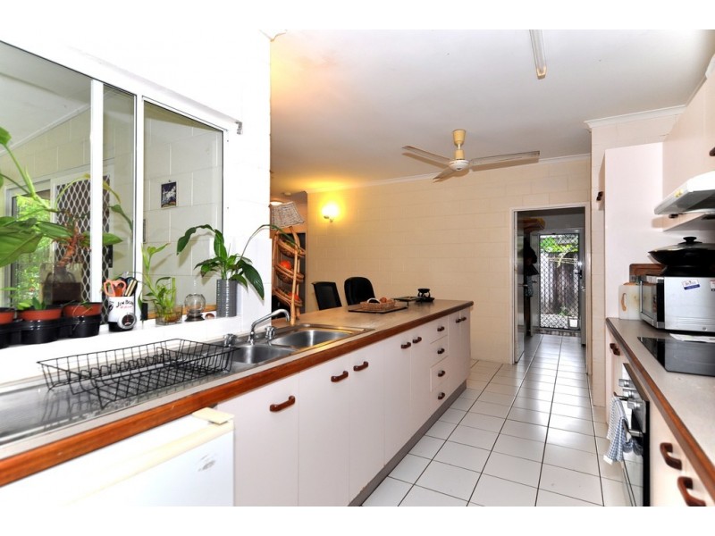 2 Linden Street, Clifton Beach QLD 4879