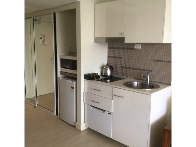 3408/2-22 Veivers, Palm Cove QLD 4879