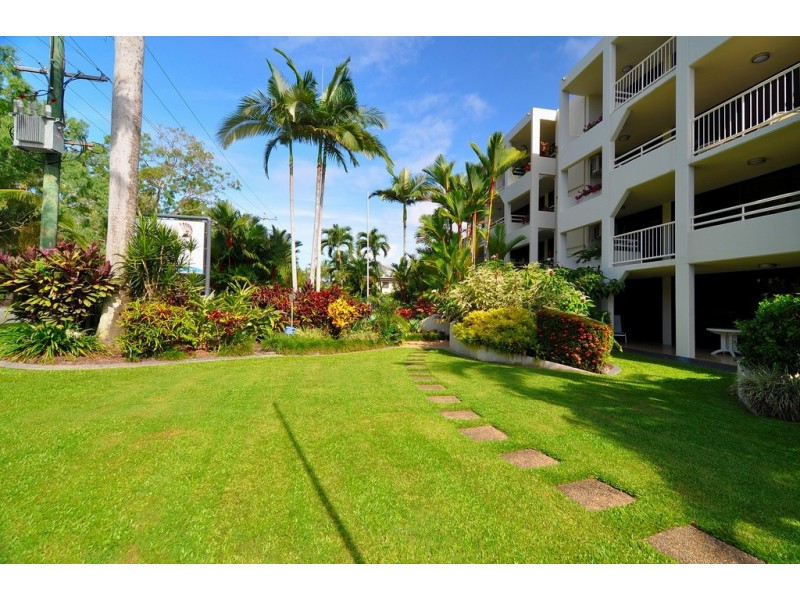 2/119 Arlington Esp., Clifton Beach QLD 4879