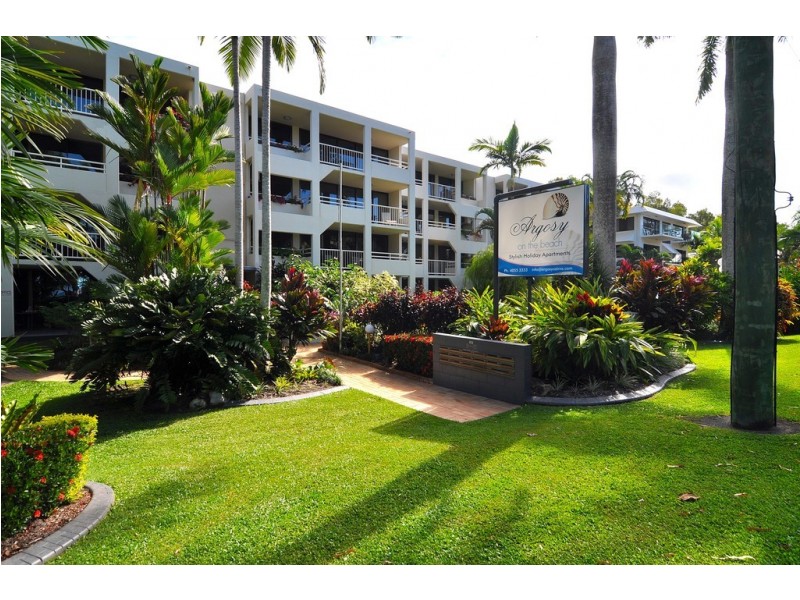 2/119 Arlington Esp., Clifton Beach QLD 4879