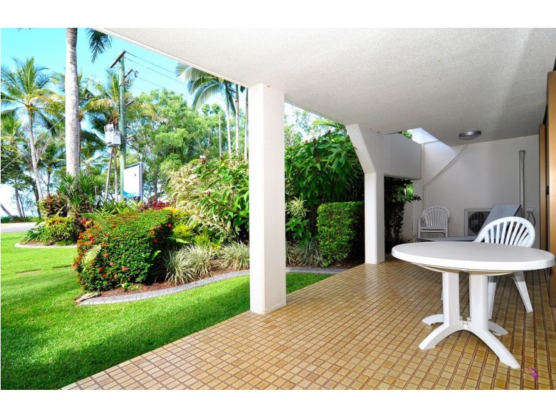 2/119 Arlington Esp., Clifton Beach QLD 4879