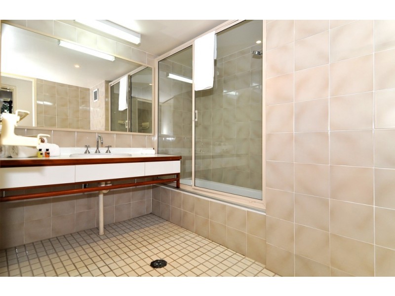 2/119 Arlington Esp., Clifton Beach QLD 4879