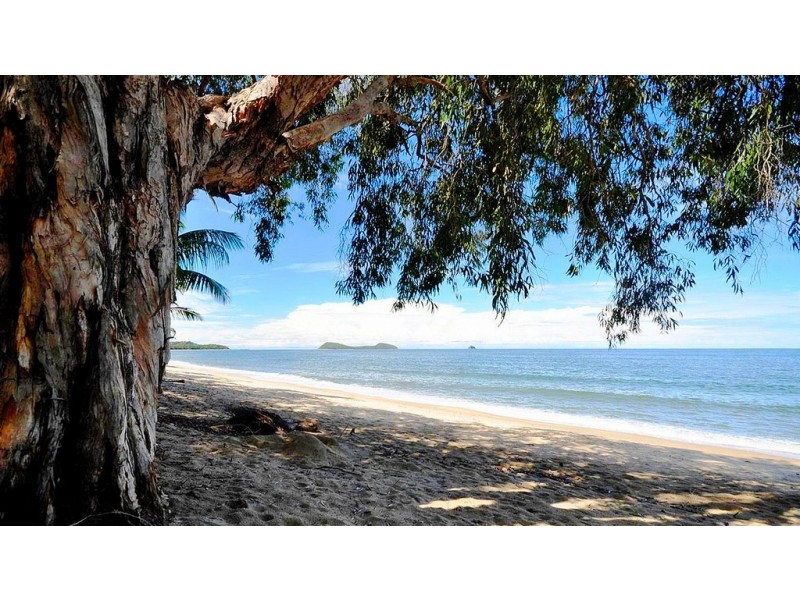 2/119 Arlington Esp., Clifton Beach QLD 4879