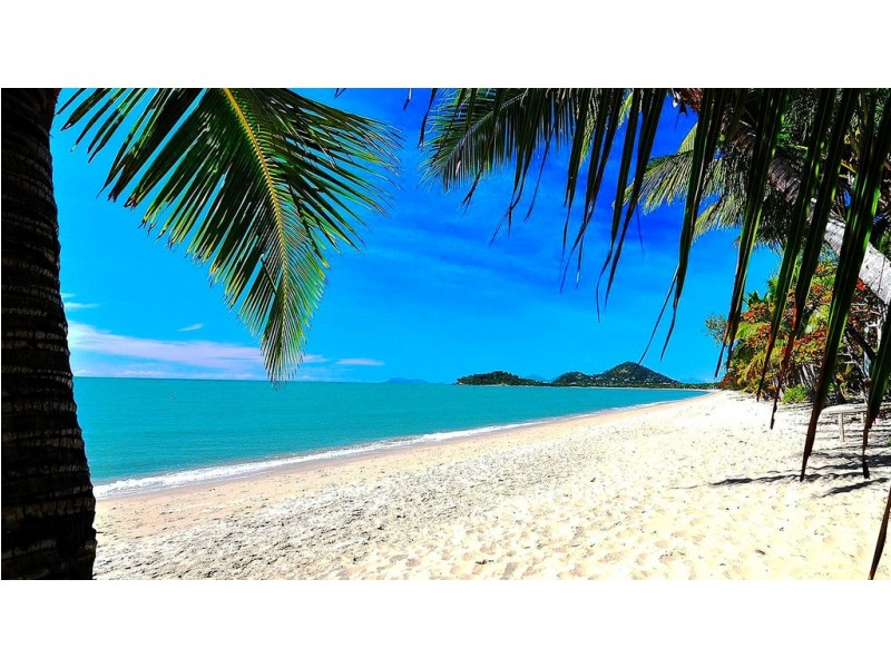 2/119 Arlington Esp., Clifton Beach QLD 4879