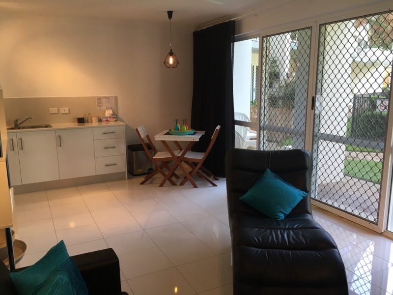 104 Coral Coast Drive, Palm Cove QLD 4879