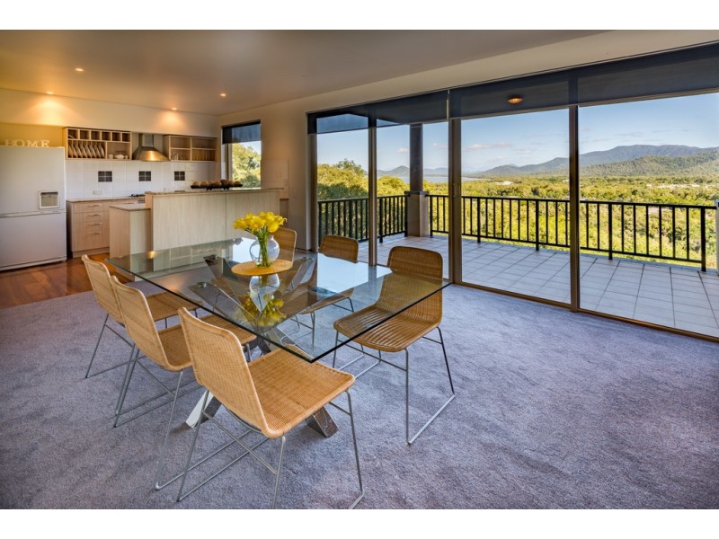 8/13 Colonel Cummings Drive, Palm Cove QLD 4879