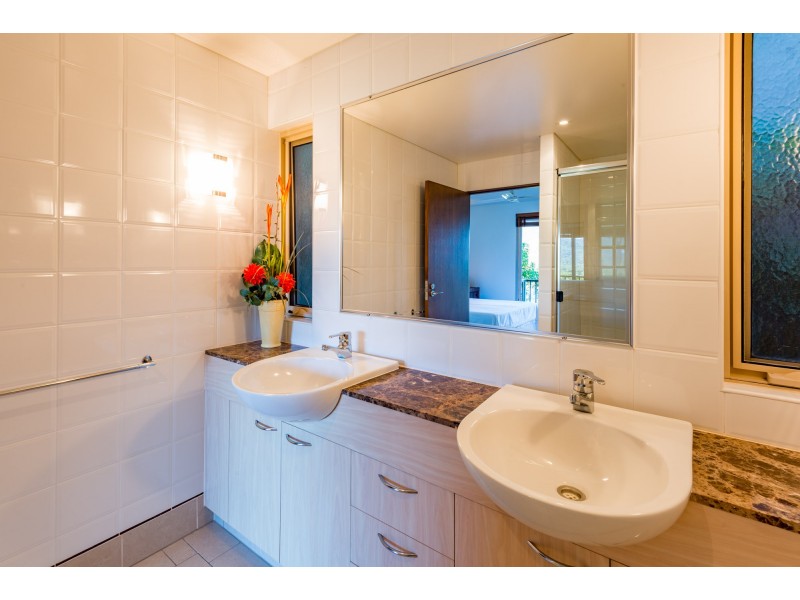 8/13 Colonel Cummings Drive, Palm Cove QLD 4879