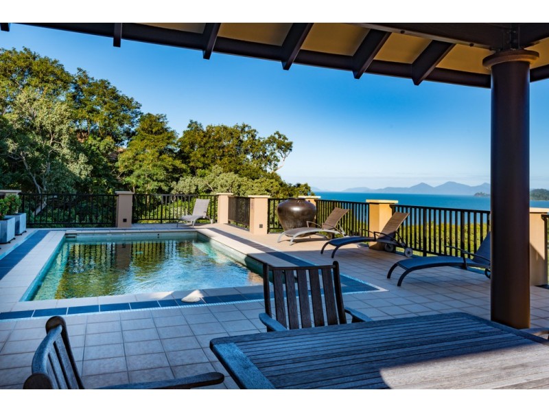 8/13 Colonel Cummings Drive, Palm Cove QLD 4879