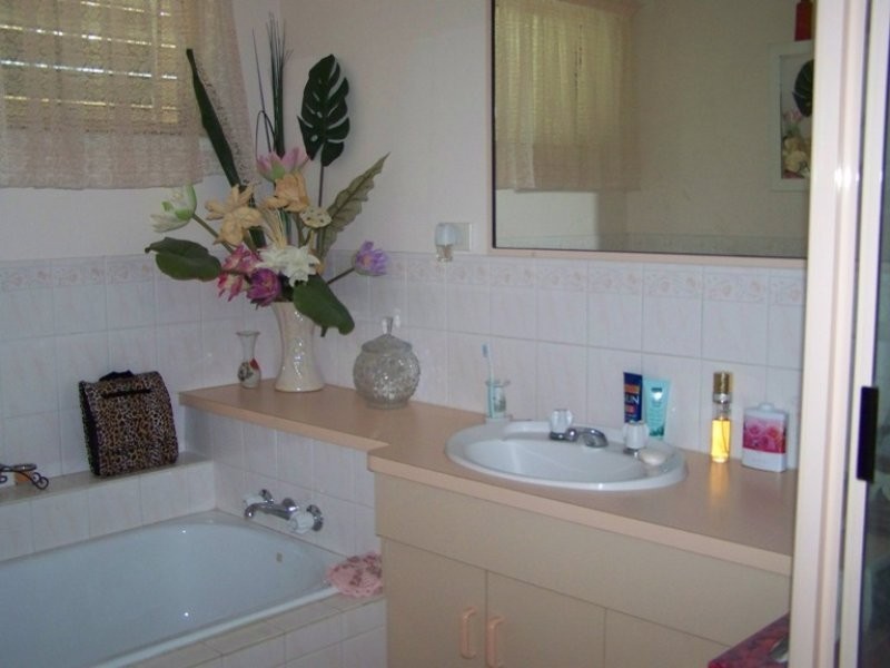 96 Macquarie Street, Gracemere QLD 4702