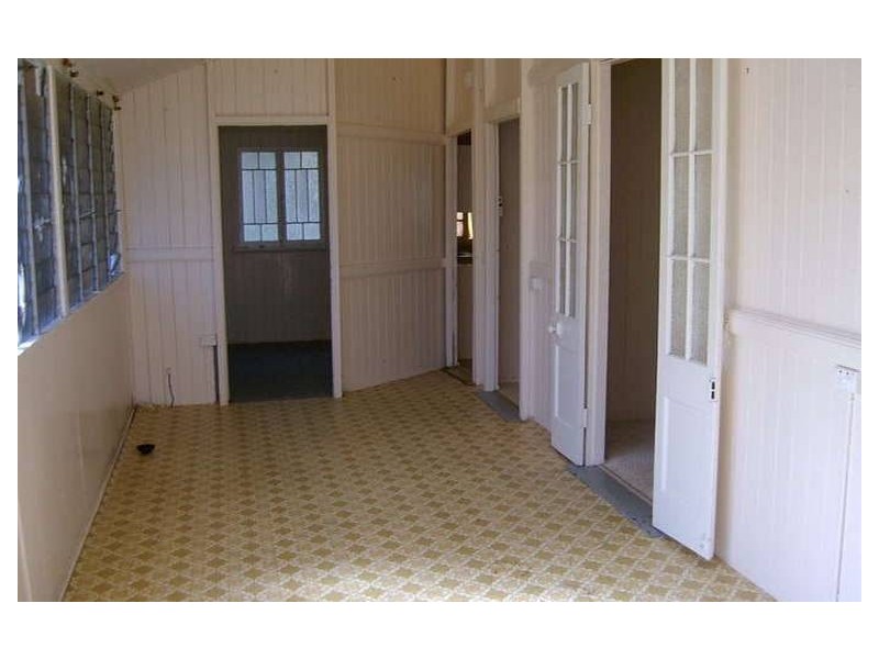 25 James Street, Mount Morgan QLD 4714