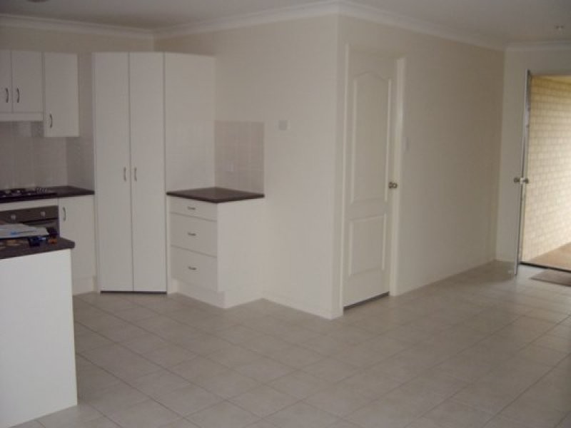 8 Broadhurst Drive, Gracemere QLD 4702