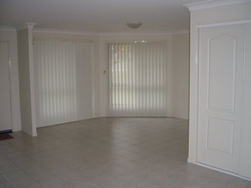 8 Broadhurst Drive, Gracemere QLD 4702