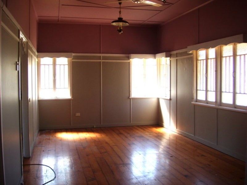 17 Brighton Street, Berserker QLD 4701