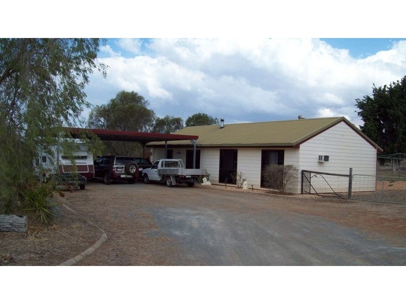 165 Somerset Road, Gracemere QLD 4702
