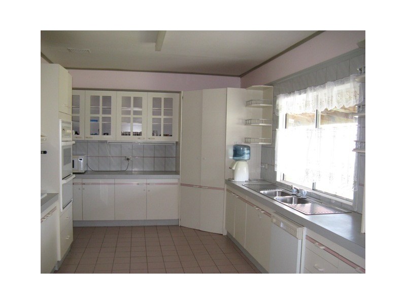 24 Hewill Dr, Gracemere QLD 4702