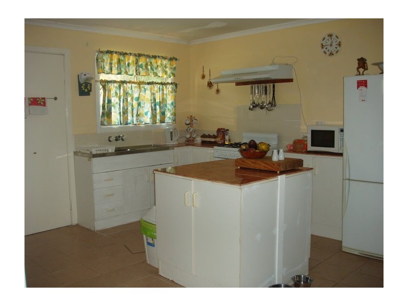 8 Cornes Street, Mount Morgan QLD 4714