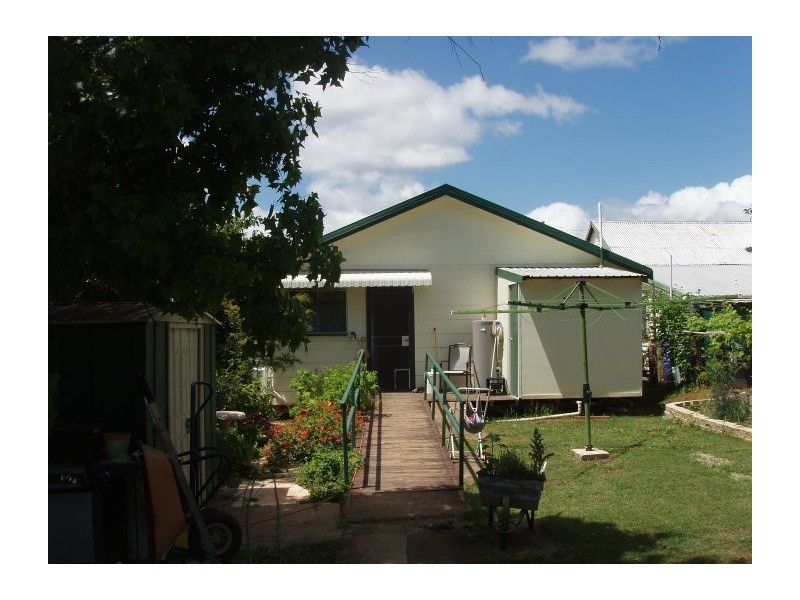 8 Cornes Street, Mount Morgan QLD 4714