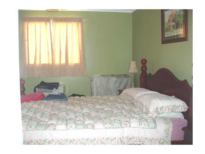 8 Cornes Street, Mount Morgan QLD 4714