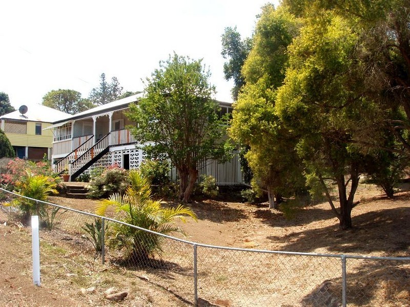 31 Coates Street, Mount Morgan QLD 4714