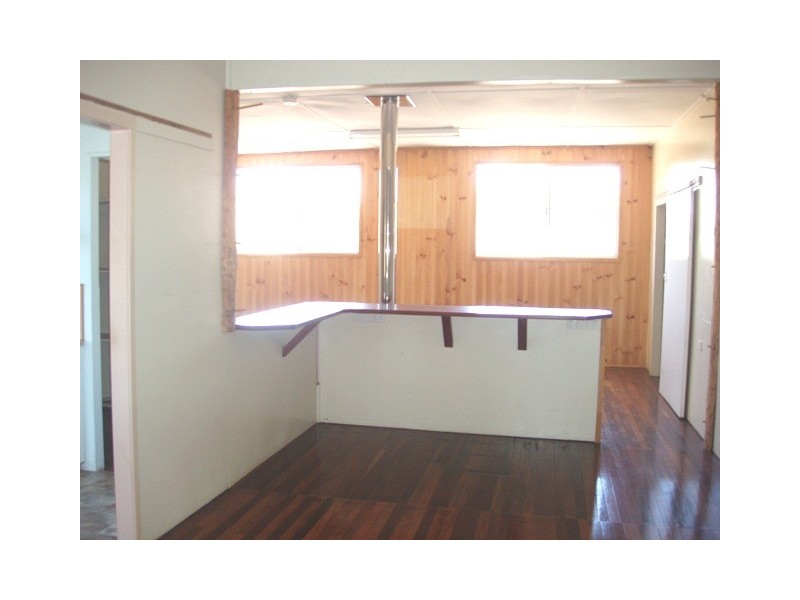 4 Queen St, Mount Morgan QLD 4714