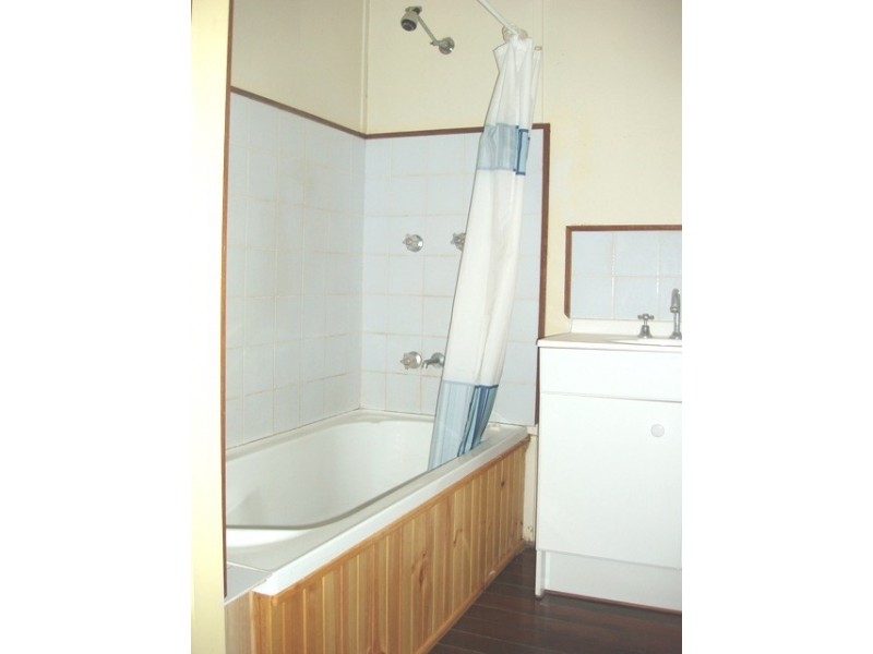 4 Queen St, Mount Morgan QLD 4714