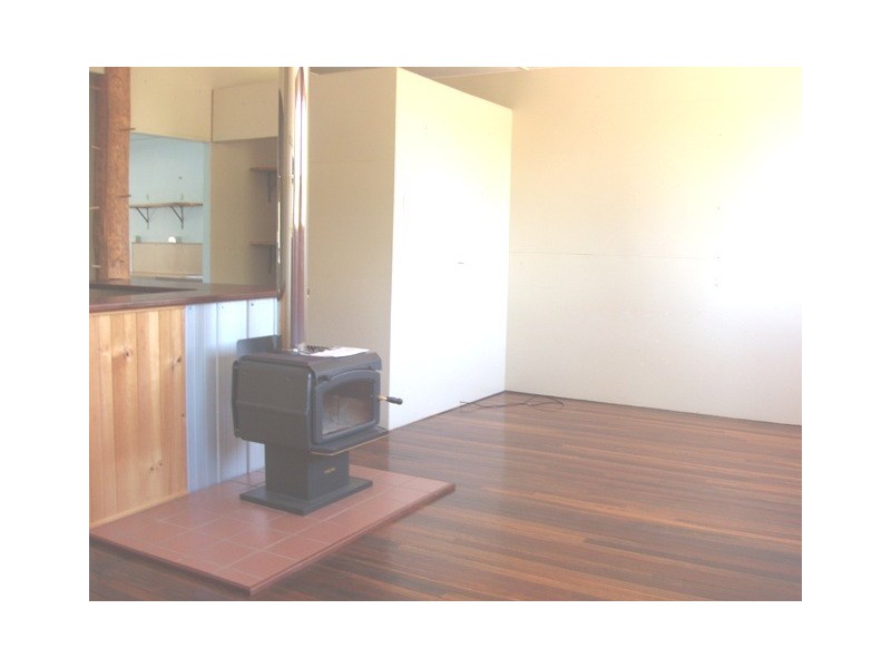 4 Queen St, Mount Morgan QLD 4714