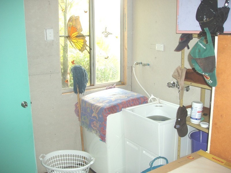 5 Coronation Dr, Mount Morgan QLD 4714