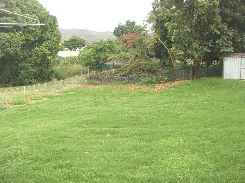 25  Gordon St, Mount Morgan QLD 4714