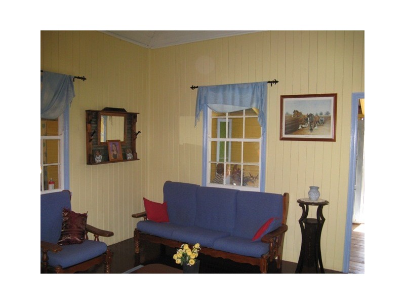 37 Elizabeth Street, Duaringa QLD 4712