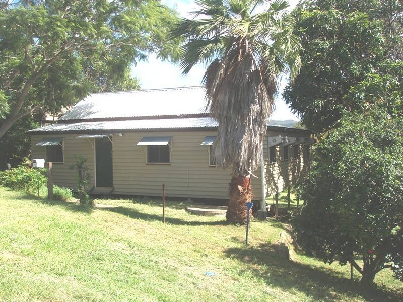 17 Hall St, Mount Morgan QLD 4714