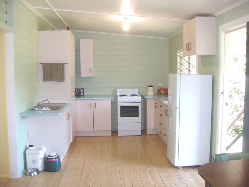 17 Hall St, Mount Morgan QLD 4714