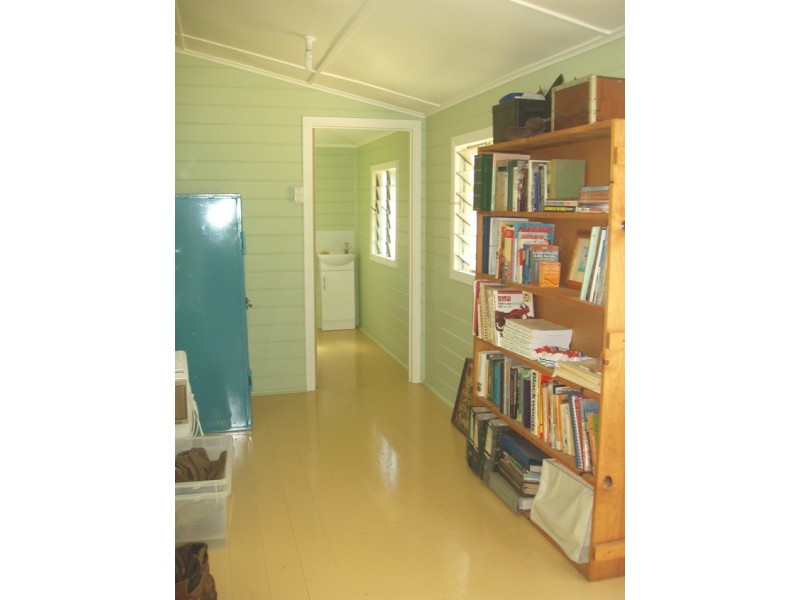 17 Hall St, Mount Morgan QLD 4714