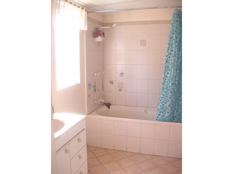 3 Gowdie St, Mount Morgan QLD 4714