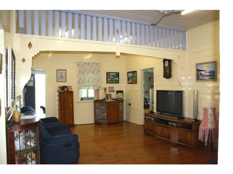 11 Davis St, Mount Morgan QLD 4714