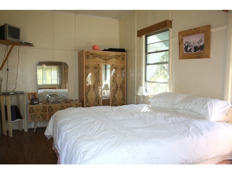 11 Davis St, Mount Morgan QLD 4714