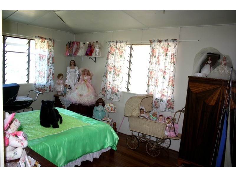 11 Davis St, Mount Morgan QLD 4714