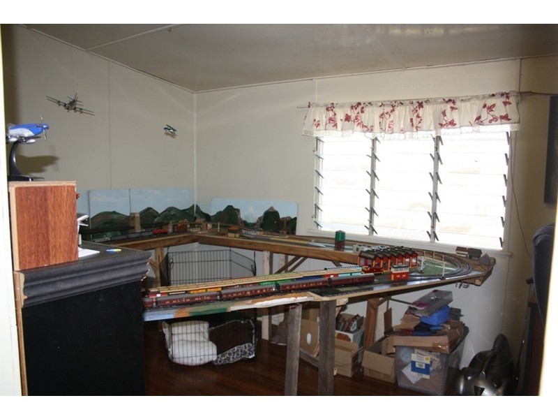 11 Davis St, Mount Morgan QLD 4714