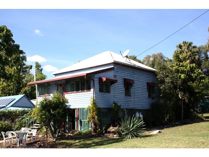 84 Dee St, Mount Morgan QLD 4714