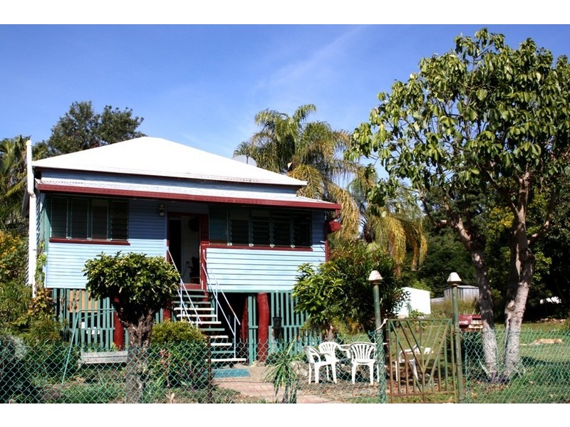 84 Dee St, Mount Morgan QLD 4714