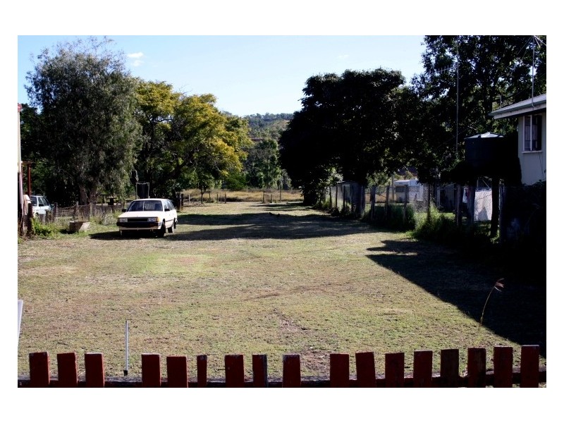 48 James St, Mount Morgan QLD 4714