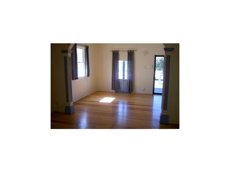 26 James St, Mount Morgan QLD 4714