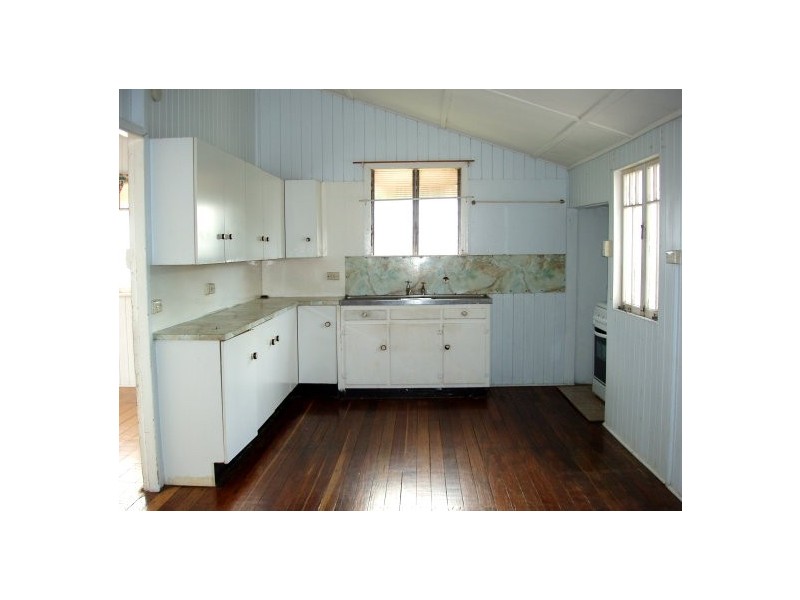 43  Dee St, Mount Morgan QLD 4714