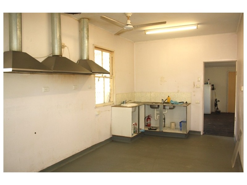 38 Central St, Mount Morgan QLD 4714