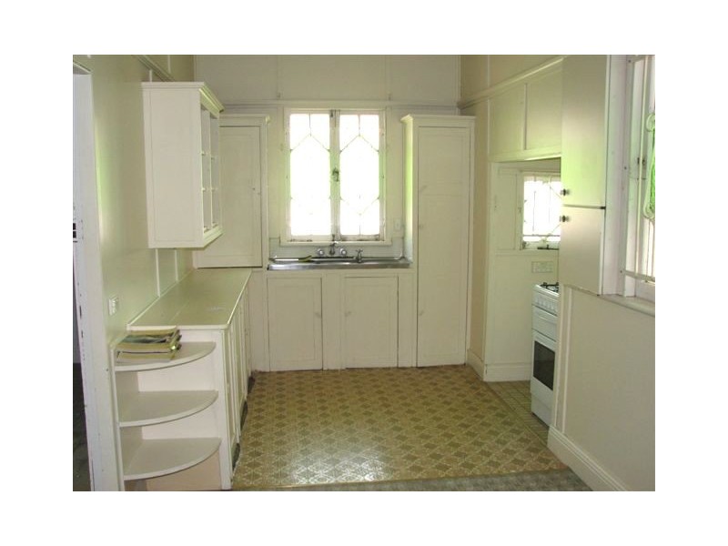 76 James St, Mount Morgan QLD 4714