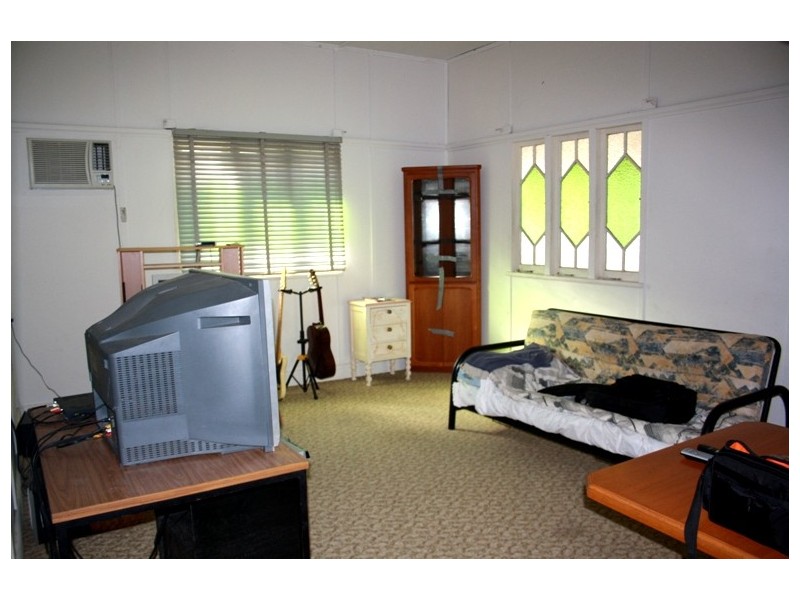 76 James St, Mount Morgan QLD 4714