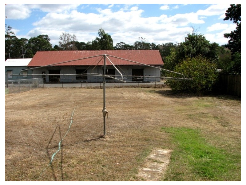 76 James St, Mount Morgan QLD 4714